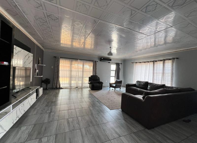 To Let 4 Bedroom Property for Rent in Kathu Northern Cape